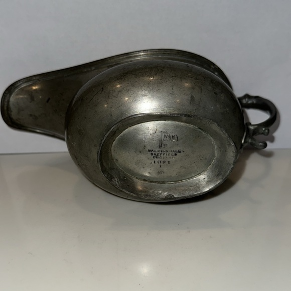 WALKER & HALL Seffield England Pewter Sauce/Gravy Boat Fully Stamped - Picture 4 of 11